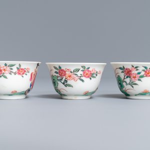 A Chinese famille rose teapot, six saucers and three cups, Yongzheng/Qianlong — 照片 5