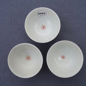 A Chinese famille rose teapot, six saucers and three cups, Yongzheng/Qianlong — photo 20