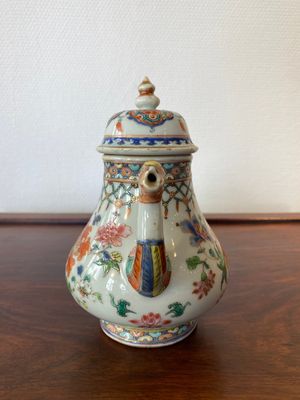 A Chinese famille rose teapot with dragon spout, Yongzheng/Qianlong — 照片 2