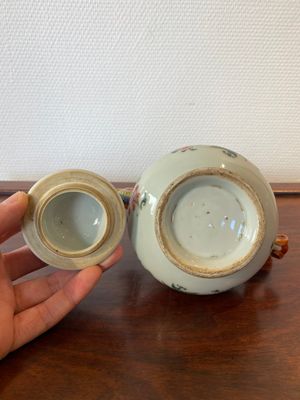 A Chinese famille rose teapot with dragon spout, Yongzheng/Qianlong — 照片 6