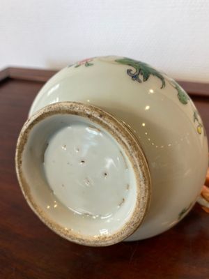 A Chinese famille rose teapot with dragon spout, Yongzheng/Qianlong — 照片 7