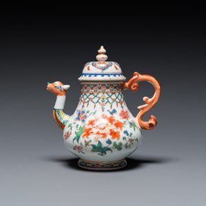 A Chinese famille rose teapot with dragon spout, Yongzheng/Qianlong — 照片 2