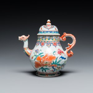 A Chinese famille rose teapot with dragon spout, Yongzheng/Qianlong — photo 2