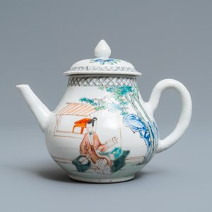 A Chinese famille rose teapot with ladies in a garden, Yongzheng — photo 2