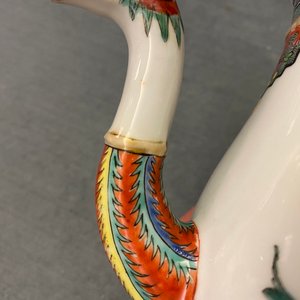 A Chinese famille rose teapot with phoenix-shaped spout, Qianlong — 照片 16
