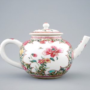 A Chinese famille rose teapot with unusual spout, Yongzheng/Qianlong — 照片 4