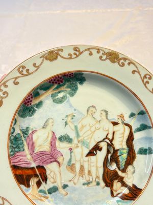 A Chinese famille rose 'The Judgement of Paris' plate, Qianlong — foto 6