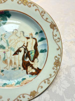 A Chinese famille rose 'The Judgement of Paris' plate, Qianlong — foto 7