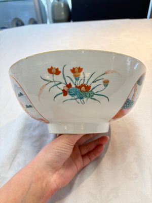 A Chinese famille rose 'The judgement of Paris' punch bowl, Qianlong — photo 2