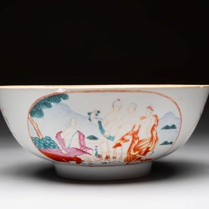 A Chinese famille rose 'The judgement of Paris' punch bowl, Qianlong — photo 3