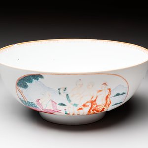 A Chinese famille rose 'The judgement of Paris' punch bowl, Qianlong — photo 5