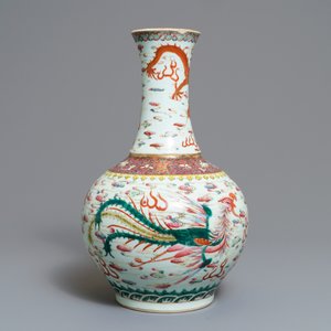 A Chinese famille rose tianqiu ping 'dragon and phoenix' vase, Guangxu — 照片 2