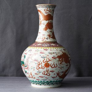 A Chinese famille rose tianqiu ping 'dragon and phoenix' vase, Guangxu — 照片 7
