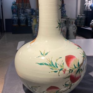 A Chinese famille rose 'tianqiu ping' 'nine peaches' vase, Qianlong mark, 19th C. — photo 13