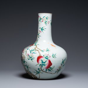 A Chinese famille rose 'tianqiu ping' 'nine peaches' vase, Qianlong mark, 19th C. — photo 4