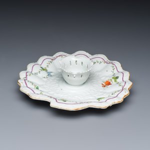 A Chinese famille rose trembleuse stand or 'Mancerina' for the Spanish or Mexican market — foto 1
