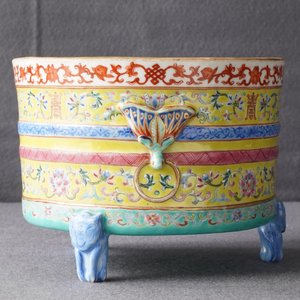 A Chinese famille rose tripod censer, Daoguang mark and of the period — 照片 11