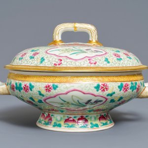 A Chinese famille rose tureen and cover, Guangxu mark, 19/20th C. — photo 4