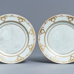 A Chinese famille rose tureen and two mythological subject grisaille plates, Qianlong — 照片 2
