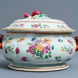 A Chinese famille rose tureen and two mythological subject grisaille plates, Qianlong — 照片 4