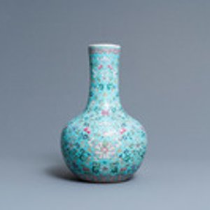 A Chinese famille rose turquoise-ground bottle vase, Qianlong mark, 19th C. — photo 2