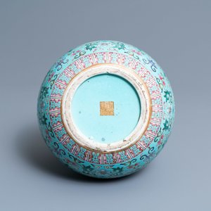 A Chinese famille rose turquoise-ground bottle vase, Qianlong mark, 19th C. — photo 6