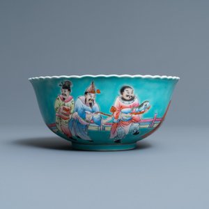 A Chinese famille rose turquoise-ground bowl, Qianlong mark, Republic — photo 3