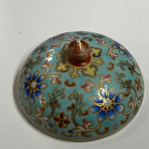 A Chinese famille rose turquoise-ground censer and cover, Republic — 照片 8