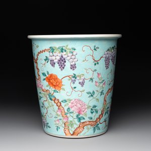 A Chinese famille rose turquoise-ground Da Ya Zhai-style jardinière, 19th C. — photo 2