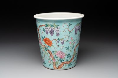 A Chinese famille rose turquoise-ground Da Ya Zhai-style jardinière, 19th C.