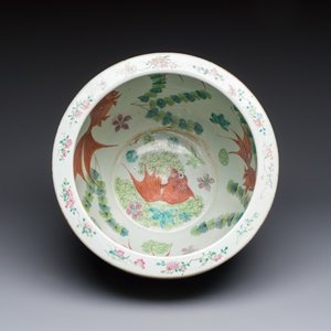 A Chinese famille rose turquoise-ground Dayazhai-style 'Dragons' fish bowl or jardinière, 19th C. — foto 6