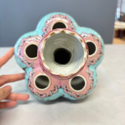 A Chinese famille rose turquoise-ground Dayazhai-style 'Dragons' vase — 照片 6