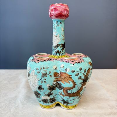 A Chinese famille rose turquoise-ground Dayazhai-style 'Dragons' vase — 照片 2
