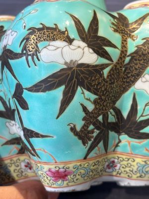 A Chinese famille rose turquoise-ground 'dragon' flower vase, 19th C. — 照片 11