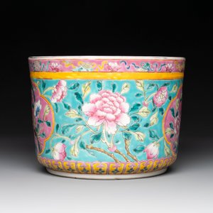 A Chinese famille rose turquoise-ground jardinière for the Straits or Peranakan market, 19th C. — foto 3