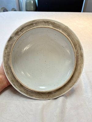 A Chinese famille rose turquoise-ground 'kamcheng' bowl and cover for the Straits or Peranakan market, 19th C. — foto 14
