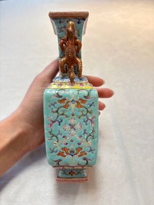 A Chinese famille rose turquoise-ground rectangular vase with floral design, Qianlong mark, Republic — photo 2