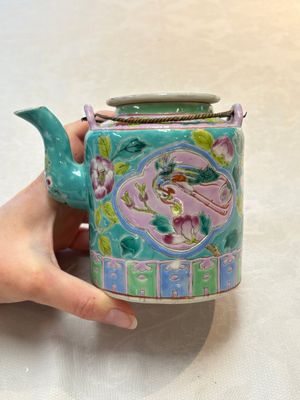 A Chinese famille rose turquoise-ground teapot for the Straits or Peranakan market, Zhong Hua Min Guo 中華民國 mark, Republic. — photo 3