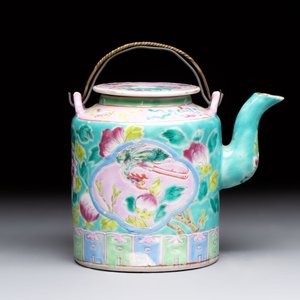 A Chinese famille rose turquoise-ground teapot for the Straits or Peranakan market, Zhong Hua Min Guo 中華民國 mark, Republic. — photo 3