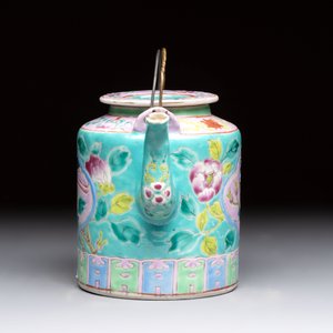 A Chinese famille rose turquoise-ground teapot for the Straits or Peranakan market, Zhong Hua Min Guo 中華民國 mark, Republic. — photo 4