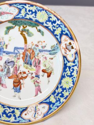 A Chinese famille rose 'Twelve Flower Goddesses' plate — 照片 3