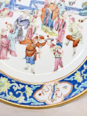 A Chinese famille rose 'Twelve Flower Goddesses' plate — 照片 6