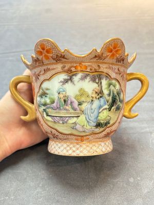 A Chinese famille rose two-handled bowl and cover, Qianlong mark, Republic — photo 2