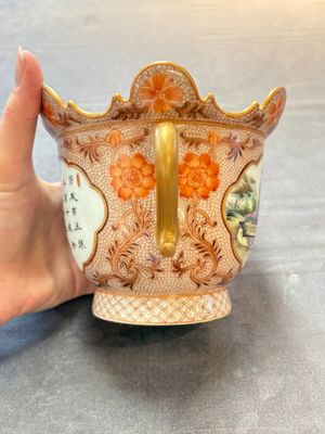 A Chinese famille rose two-handled bowl and cover, Qianlong mark, Republic — photo 5