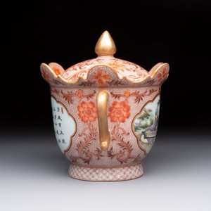 A Chinese famille rose two-handled bowl and cover, Qianlong mark, Republic — photo 5