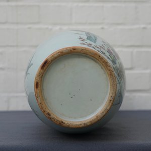 A Chinese famille rose two-sided design vase, 19/20th C. — photo 17
