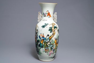 A Chinese famille rose two-sided design vase, 19/20th C.