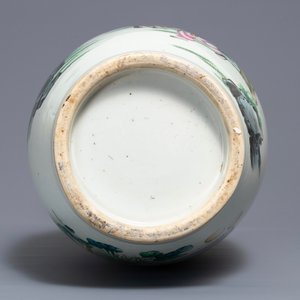 A Chinese famille rose two-sided design vase, 19/20th C. — photo 6