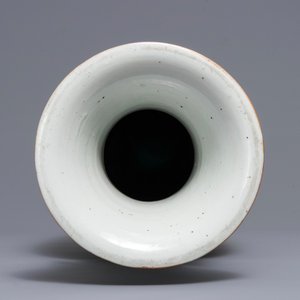 A Chinese famille rose two-sided design vase, 19/20th C. — 照片 6