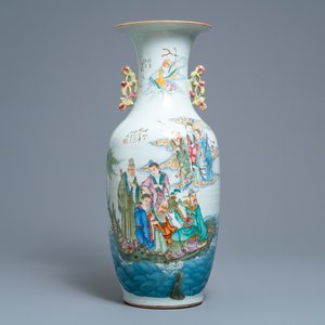 A Chinese famille rose two-sided design vase, 19/20th C. — photo 1
